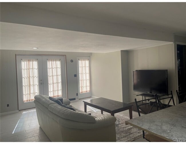 7390 Barberry Ln in Manlius, NY - Building Photo - Building Photo