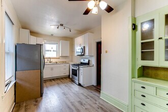 1660 Marshall Ave, Unit Upper Level #2 in St. Paul, MN - Building Photo - Building Photo