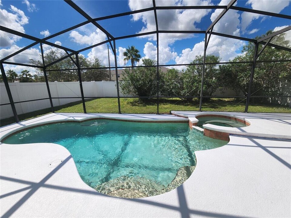 705 Eagle Pointe S in Kissimmee, FL - Building Photo