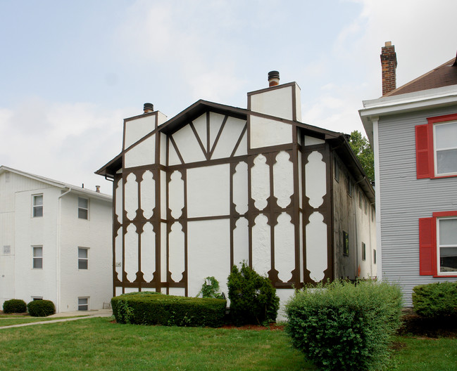 114 E Norwich Ave in Columbus, OH - Foto de edificio - Building Photo