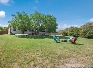 427 Neches Br in San Antonio, TX - Foto de edificio - Building Photo