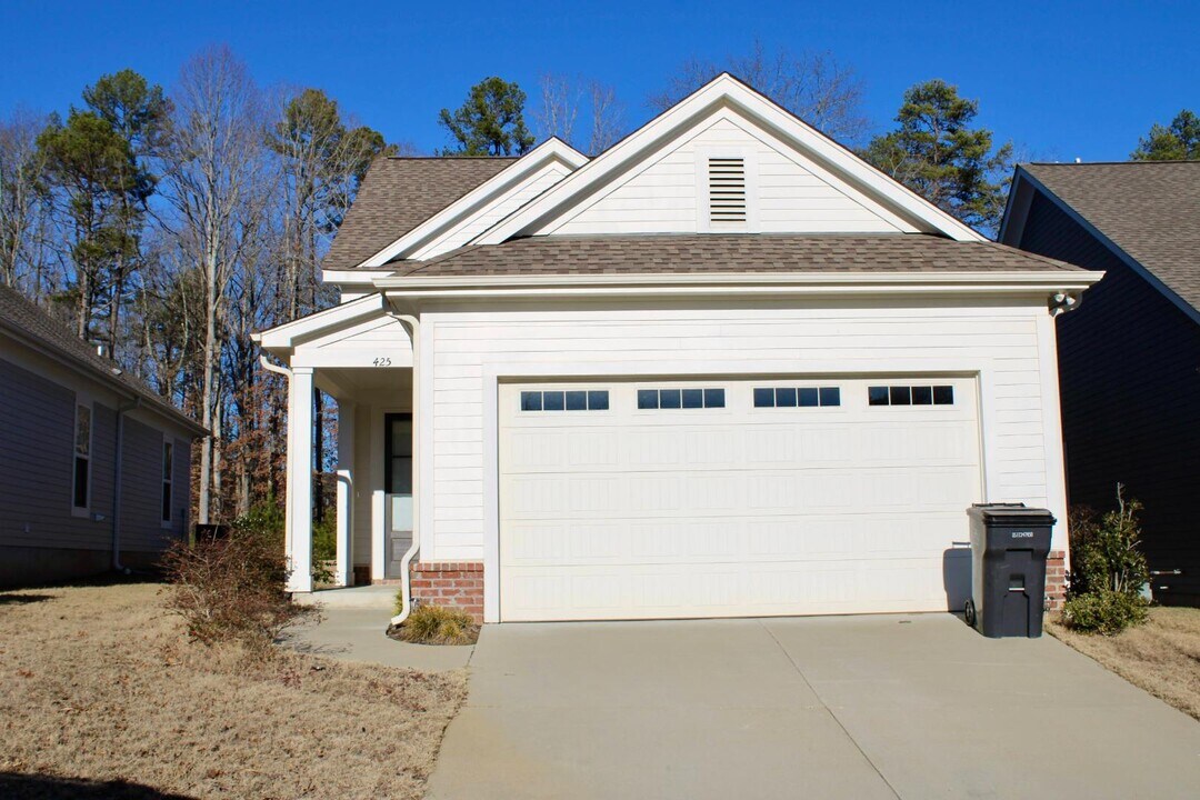 425 Live Oak Dr in Oxford, MS - Building Photo