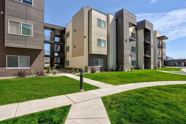 217 N 670 E in Vineyard, UT - Building Photo - Building Photo