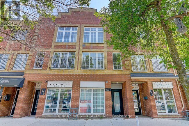 20 Azzarello Ln in Toronto, ON - Building Photo - Building Photo
