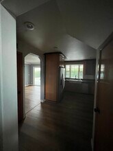 22240 Wyandotte St in Los Angeles, CA - Building Photo - Building Photo