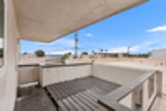 303 S Ola Vista in San Clemente, CA - Building Photo - Building Photo