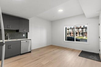 63 Westwind Dr in Spruce Grove, AB - Building Photo - Building Photo