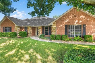 413 Flagstone Dr in Burleson, TX - Building Photo - Building Photo