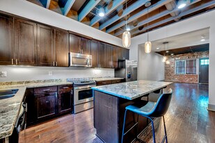 202 Barristers Ct in Birmingham, AL - Building Photo