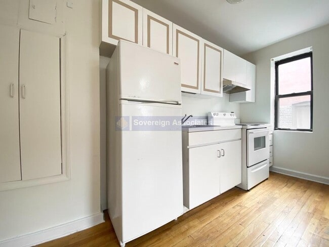 182 Claremont Ave, Unit 53B in New York, NY - Building Photo - Building Photo