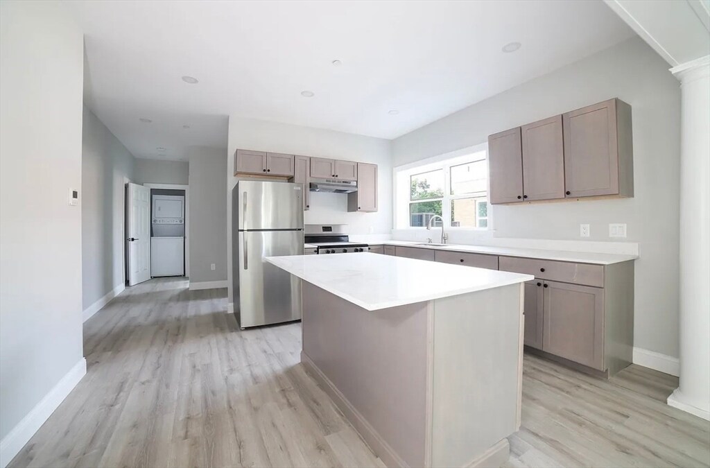 566-572-572 Main St in Shrewsbury, MA - Building Photo