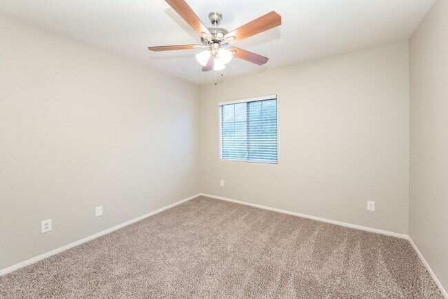 6417 Pine Willows Ct in North Las Vegas, NV - Building Photo - Building Photo