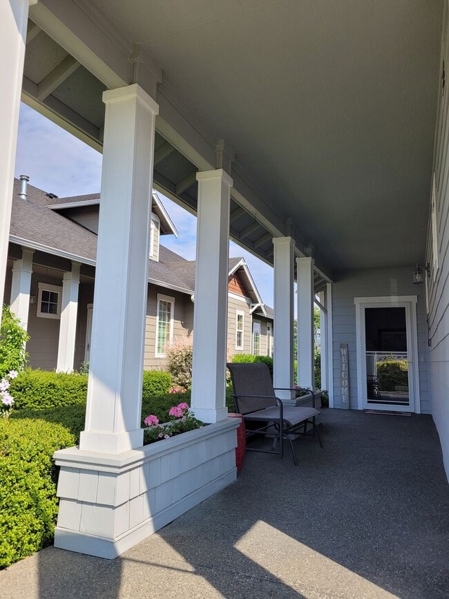 2048 Greenview Ln in Lynden, WA - Building Photo - Building Photo