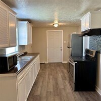 4832 Sayers St photo'