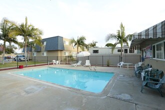 Sunny Side Manor in Chula Vista, CA - Building Photo - Other