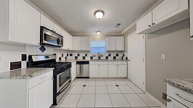 5415 W Harrow Dr in Houston, TX - Building Photo - Building Photo