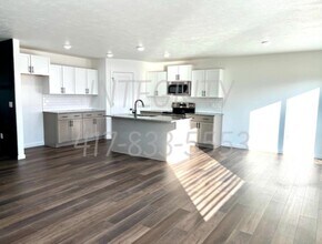 800 Hoffman Hills Blvd in Willard, MO - Building Photo - Building Photo