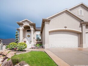 637 Edgewood Dr in North Salt Lake, UT - Building Photo - Building Photo