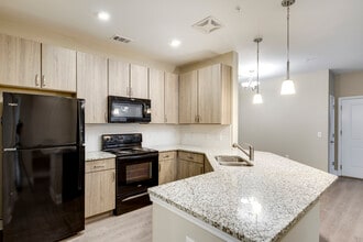 York Woods at Lake Murray Apartment Homes in Columbia, SC - Foto de edificio - Interior Photo