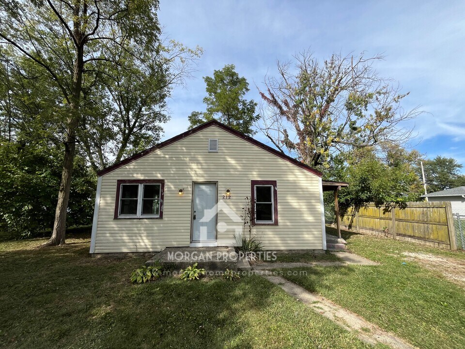 212 E Andover Ave in Muncie, IN - Building Photo