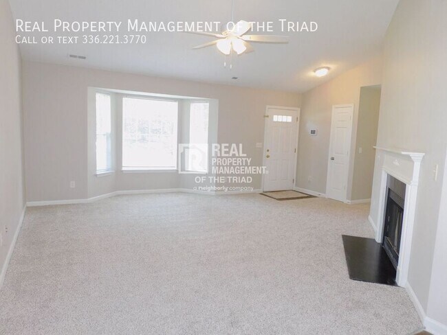 1806 Bellwick Dr in Greensboro, NC - Building Photo - Building Photo