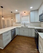 4201 University Dr in Charlotte, NC - Building Photo - Building Photo