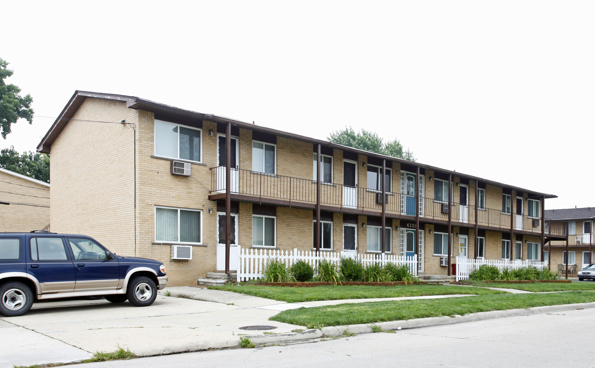 Parkview Manor in Lincoln Park, MI - Building Photo