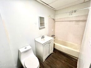 27 Milton Ave in Amsterdam, NY - Building Photo - Building Photo