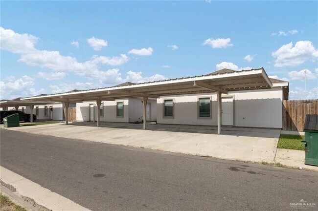 13 Sandpiper Ave in Alton, TX - Building Photo - Building Photo