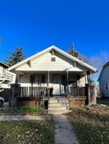 1946 Gratiot Ave in Saginaw, MI - Building Photo