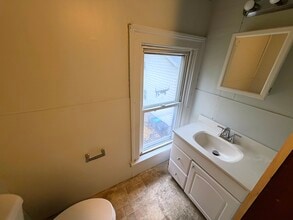 142 State St, Unit 142 State St Apt 4 in Batavia, NY - Building Photo - Building Photo