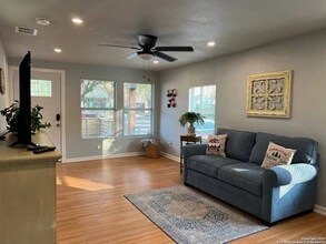 115 San Salvador Ave in San Antonio, TX - Building Photo - Building Photo