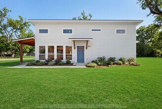 1471 W Kaufman St in Paris, TX - Building Photo - Building Photo