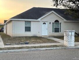 703 La Mancha Dr in Edinburg, TX - Building Photo