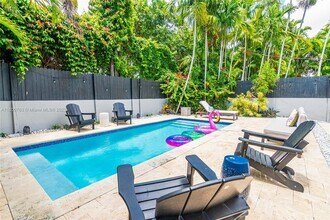 520 SW 22nd Rd in Miami, FL - Building Photo - Building Photo