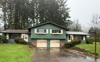 34228 Pittsburg Rd in Saint Helens, OR - Building Photo
