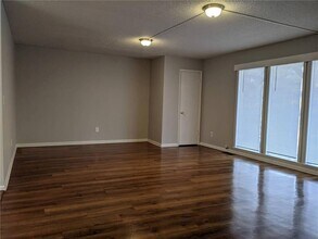 10 Brig Dean Rd-Unit -2 in Rogers, AR - Foto de edificio - Building Photo