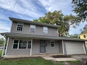523 Locust St in Rockford, IL - Building Photo - Building Photo