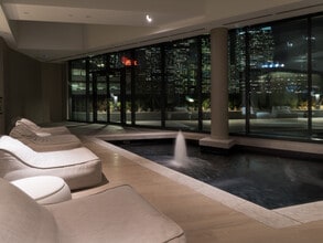 88 Harbour St, Unit 2009 in Toronto, ON - Building Photo - Building Photo