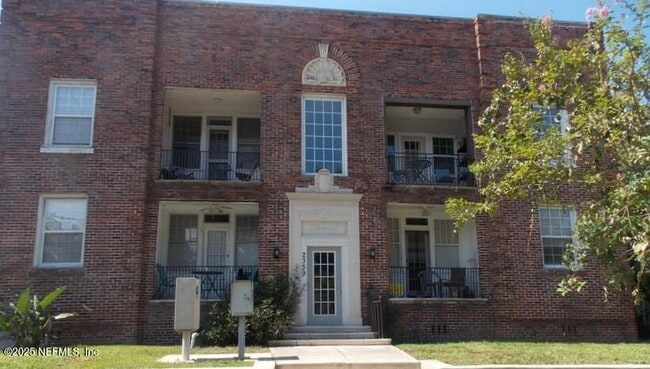 property at 2359 Oak St