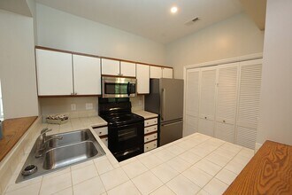 6121 Sunpointe Dr in Raleigh, NC - Building Photo - Building Photo