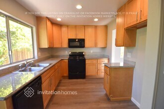 1120 Whipporwill Way in Suisun City, CA - Foto de edificio - Building Photo