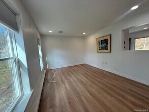 52 Continental Rd in Warwick, NY - Building Photo - Building Photo