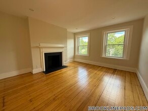 1726 Beacon St in Brookline, MA - Building Photo - Building Photo