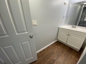 112 Laurel St in Beverly, NJ - Building Photo - Building Photo