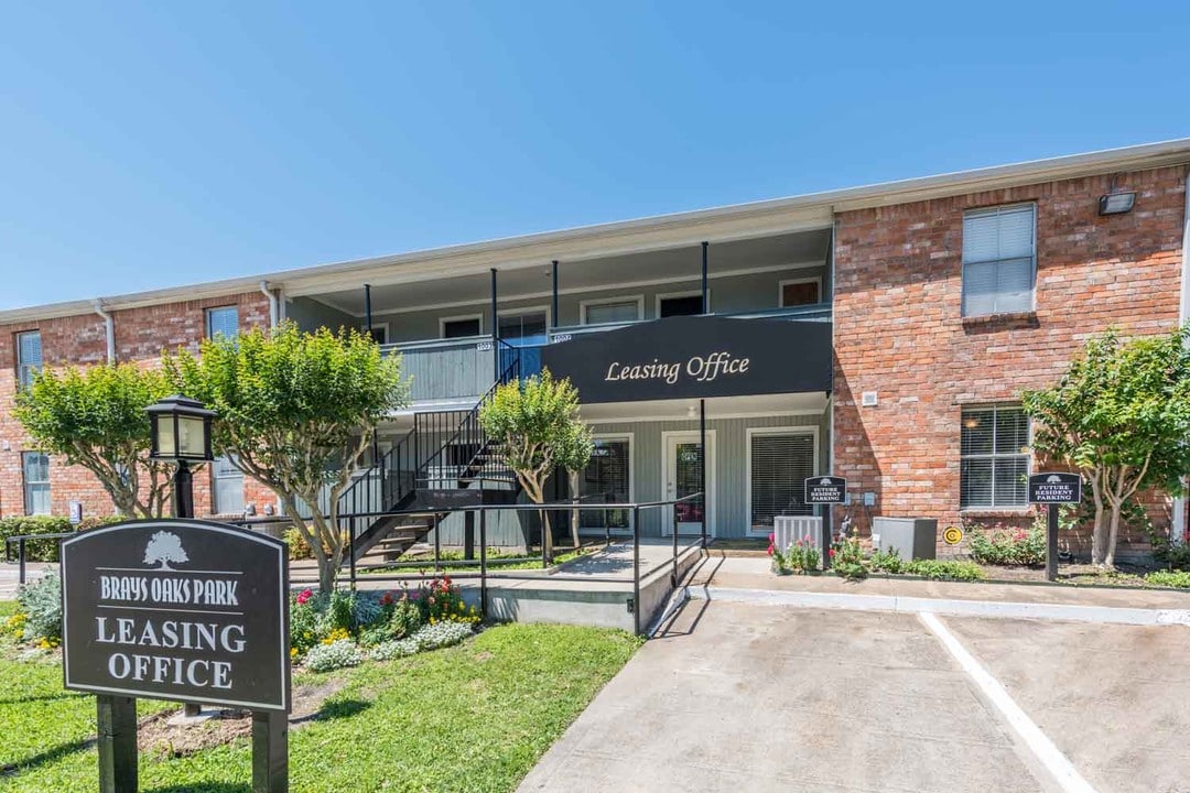 Brays Oaks Park Apartments Photo