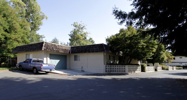 2234 Clay St in Napa, CA - Foto de edificio - Building Photo