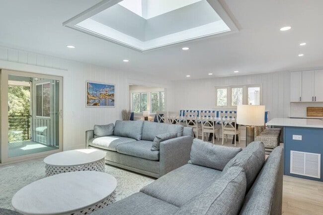 1 Laurel Ln in Hilton Head Island, SC - Building Photo - Building Photo