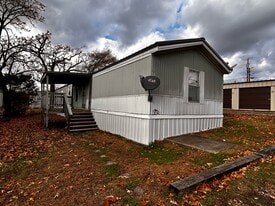 813 State Hwy Z in St. Robert, MO - Building Photo