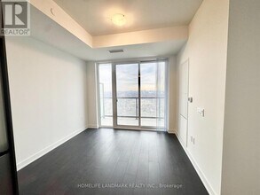 5858 Yonge St in Toronto, ON - Building Photo - Building Photo